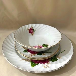 Set of 4 Royal Wessex Swinnertons Alicia Pattern bowl/plates E1297